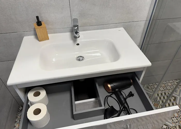 Skarbowa 1 A Lux 3 & Parking شقة *