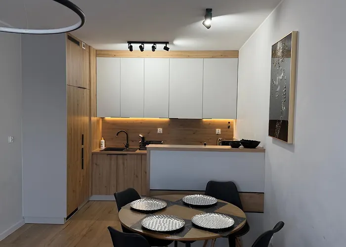 Skarbowa 1 A Lux 3 & Parking شقة *